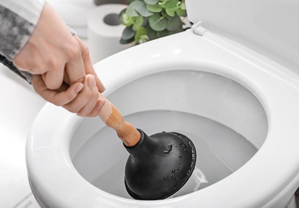 Como desentupir o vaso sanitário fácil? Desentupidora